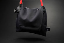 Lade das Bild in den Galerie-Viewer, ÄKKI SÄKKI - TUMMA