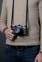 Load image into Gallery viewer, Kameragurt Leder extra schmal - Edition THIN