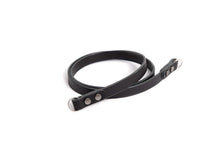 Load image into Gallery viewer, Kameragurt Leder zwei Nieten - Edition SAFE