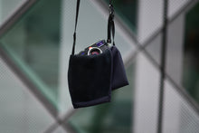 Lade das Bild in den Galerie-Viewer, ÄKKI SÄKKI - TUMMA