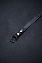 Load image into Gallery viewer, Kameragurt Leder zwei Nieten - Edition SAFE
